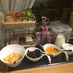 Bed & Breakfast Avlon House