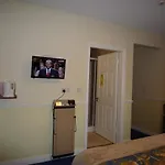 Avlon House Bed & Breakfast