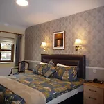 Avlon House Bed & Breakfast 4*