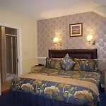 Avlon House 4*