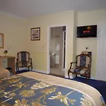Avlon House Bed & Breakfast