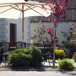 Avlon House 4*