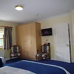 Avlon House Bed & Breakfast 4*
