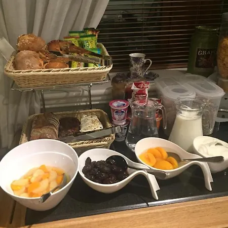 Bed & Breakfast Avlon House Bed And Breakfast