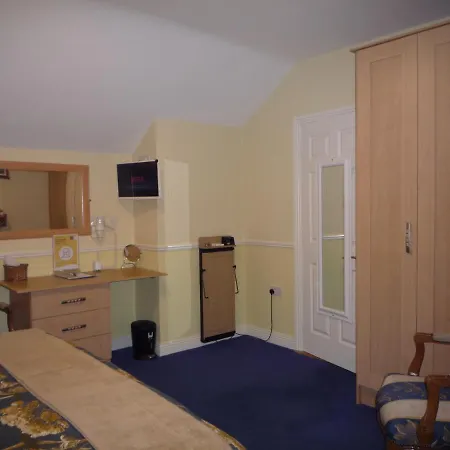 Avlon House Bed And Breakfast 4*