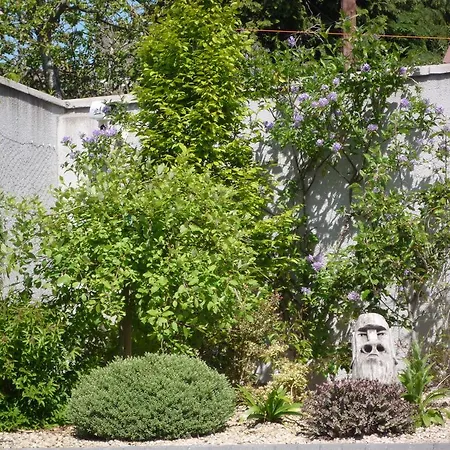 Avlon House Bed and breakfast 4*