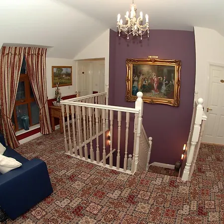 Avlon House 4* كارلو