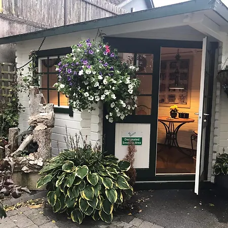 Avlon House Bed And Breakfast Bed & Breakfast 4*