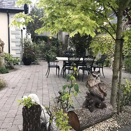 Bed & Breakfast Avlon House Bed And Breakfast