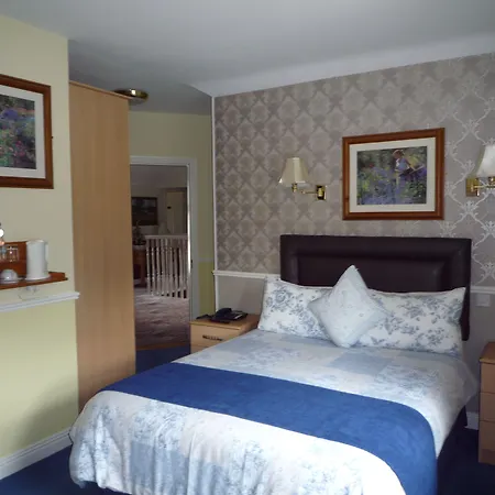 فندق مبيت وإفطار Avlon House كارلو