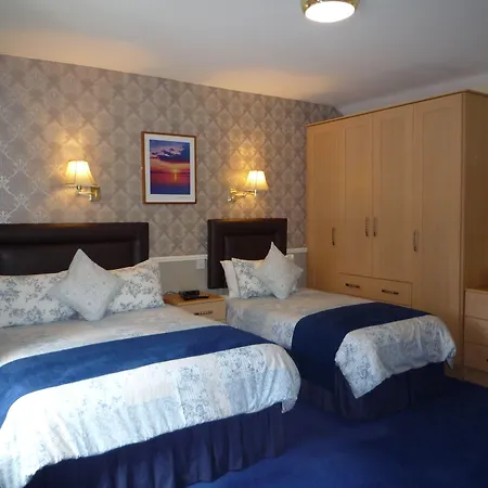 Avlon House كارلو