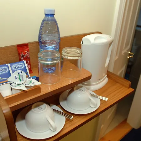 Avlon House كارلو