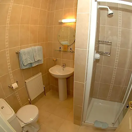Avlon House Bed and breakfast 4*