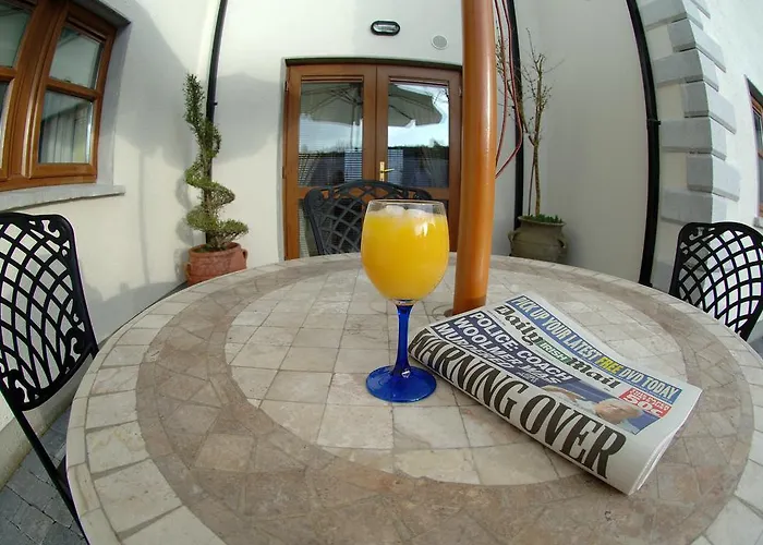 Avlon House Bed & Breakfast 4*