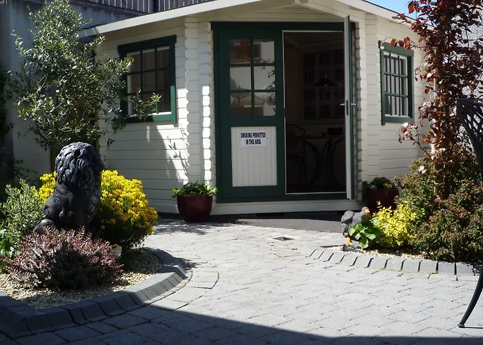 Avlon House 4* 칼로