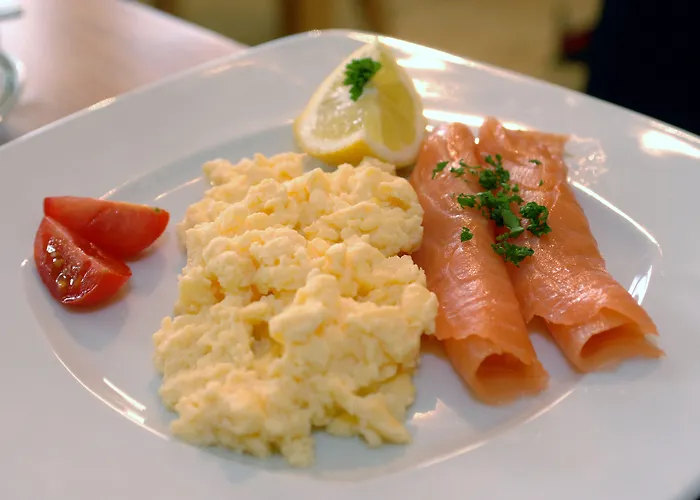 Bed & Breakfast Avlon House 4*