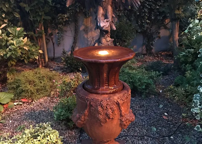 Avlon House Bed & Breakfast 4*