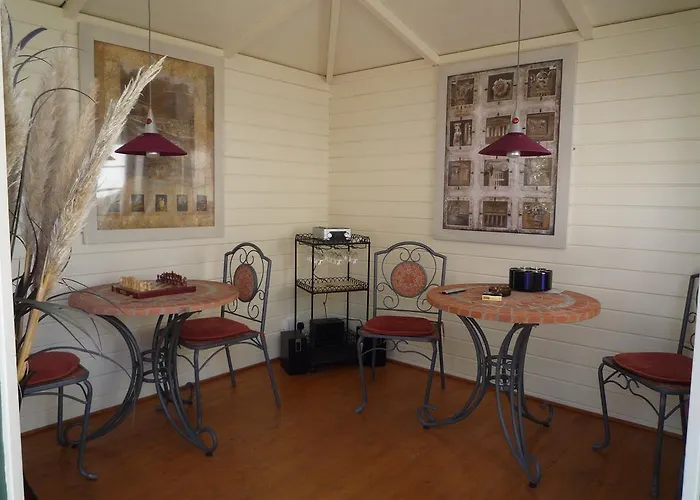 Bed & Breakfast Avlon House 4*